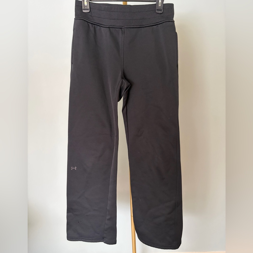 Women’s Under Armour Black Track Pants Semi Fitted Wide Leg Size Medium.